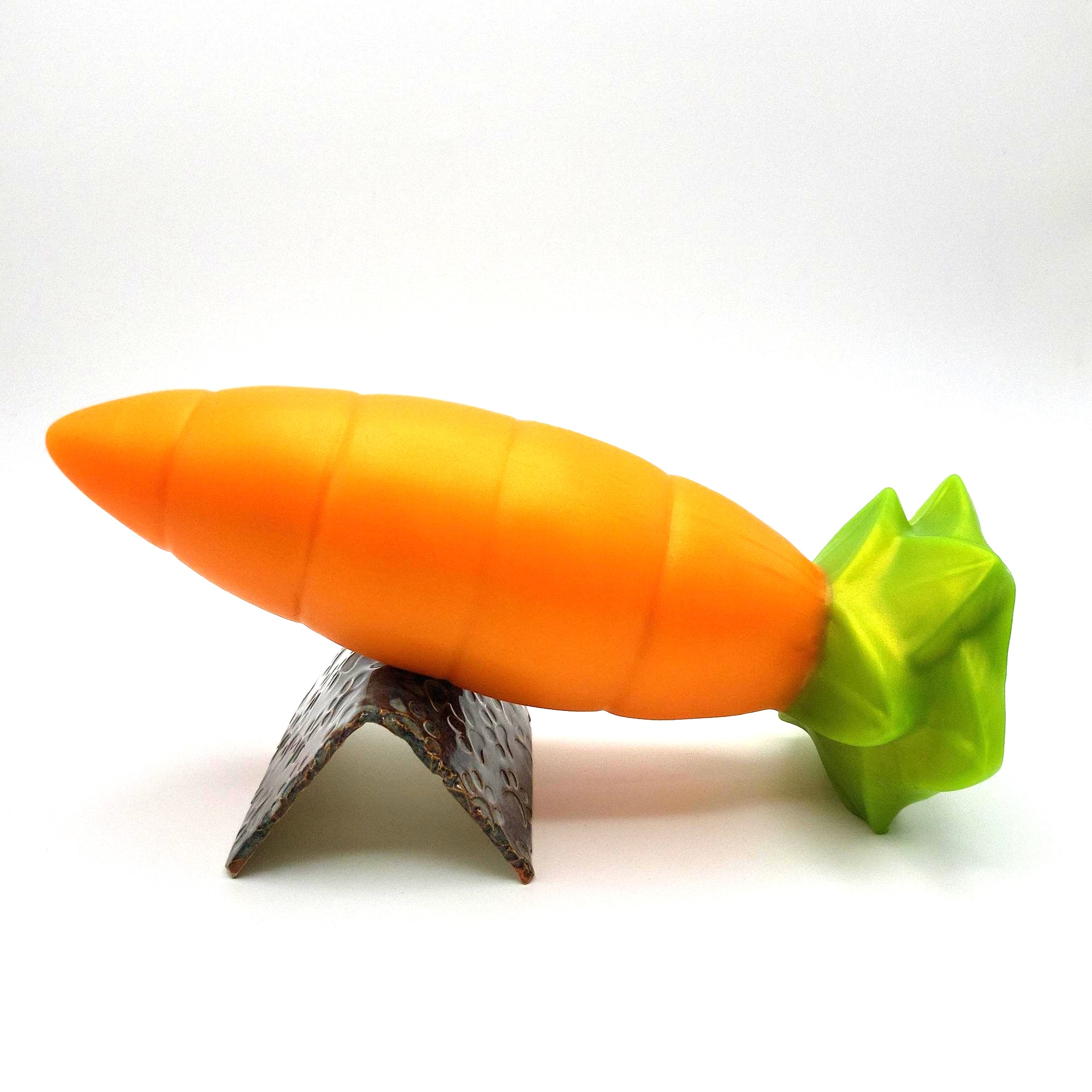 Large Carrot - 8607